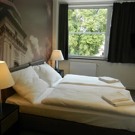 Bily Pav Hotel