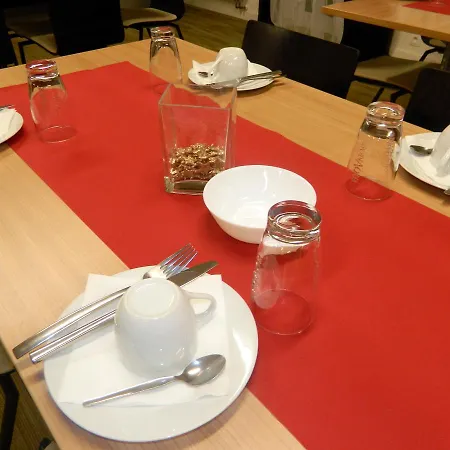 Bily Pav Hotel 3*