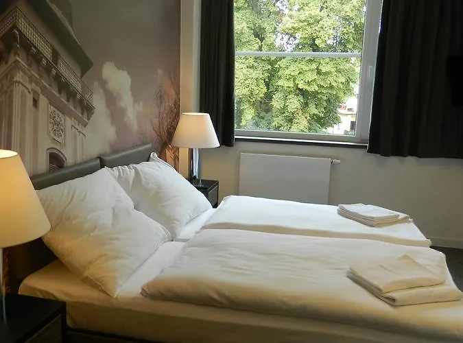 Bily Pav Hotel