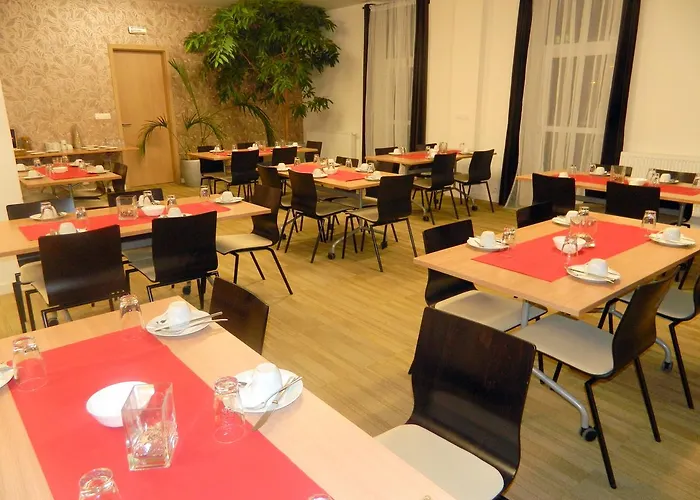 Bily Pav Hotel